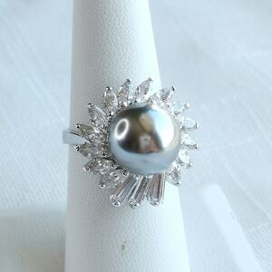 Vintage  grey shell pearl cz cocktail ring Size 7